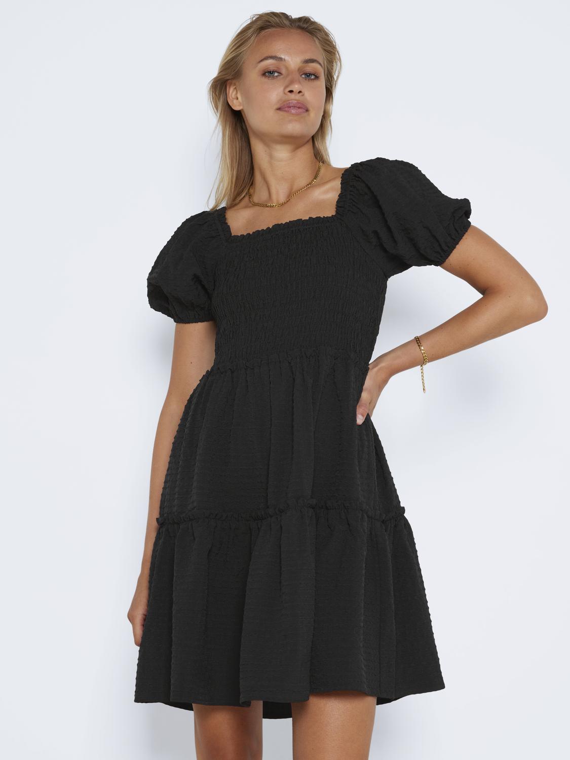 model_shot-front