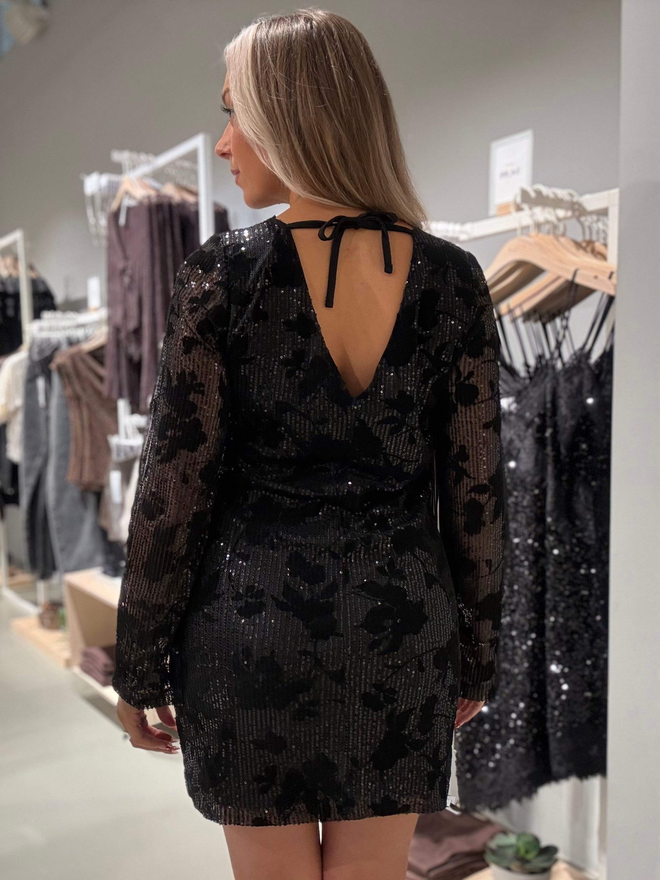 NMSIGNA Short Dress - Black