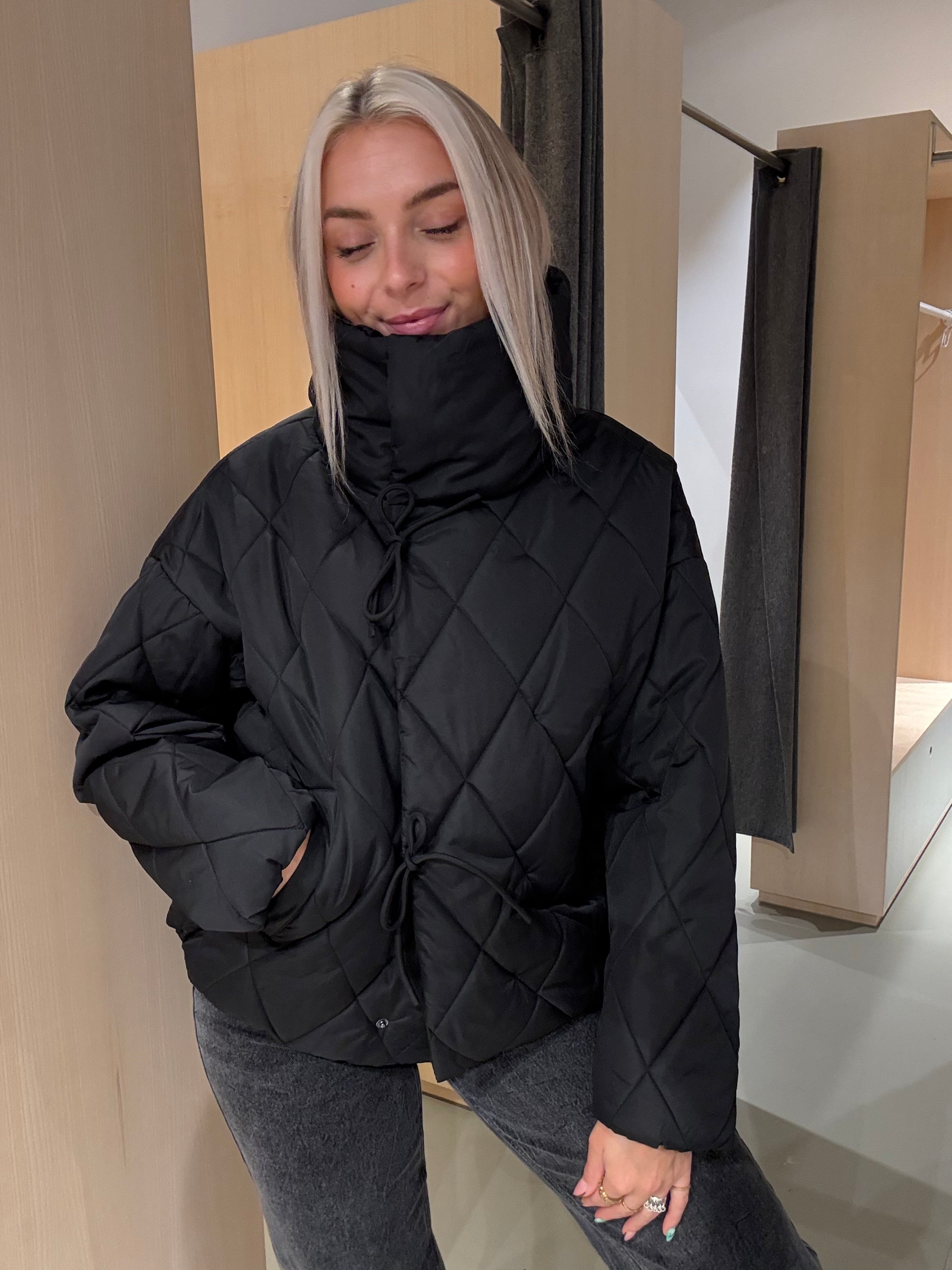 VIBUMBLE Jacket - Black Beauty