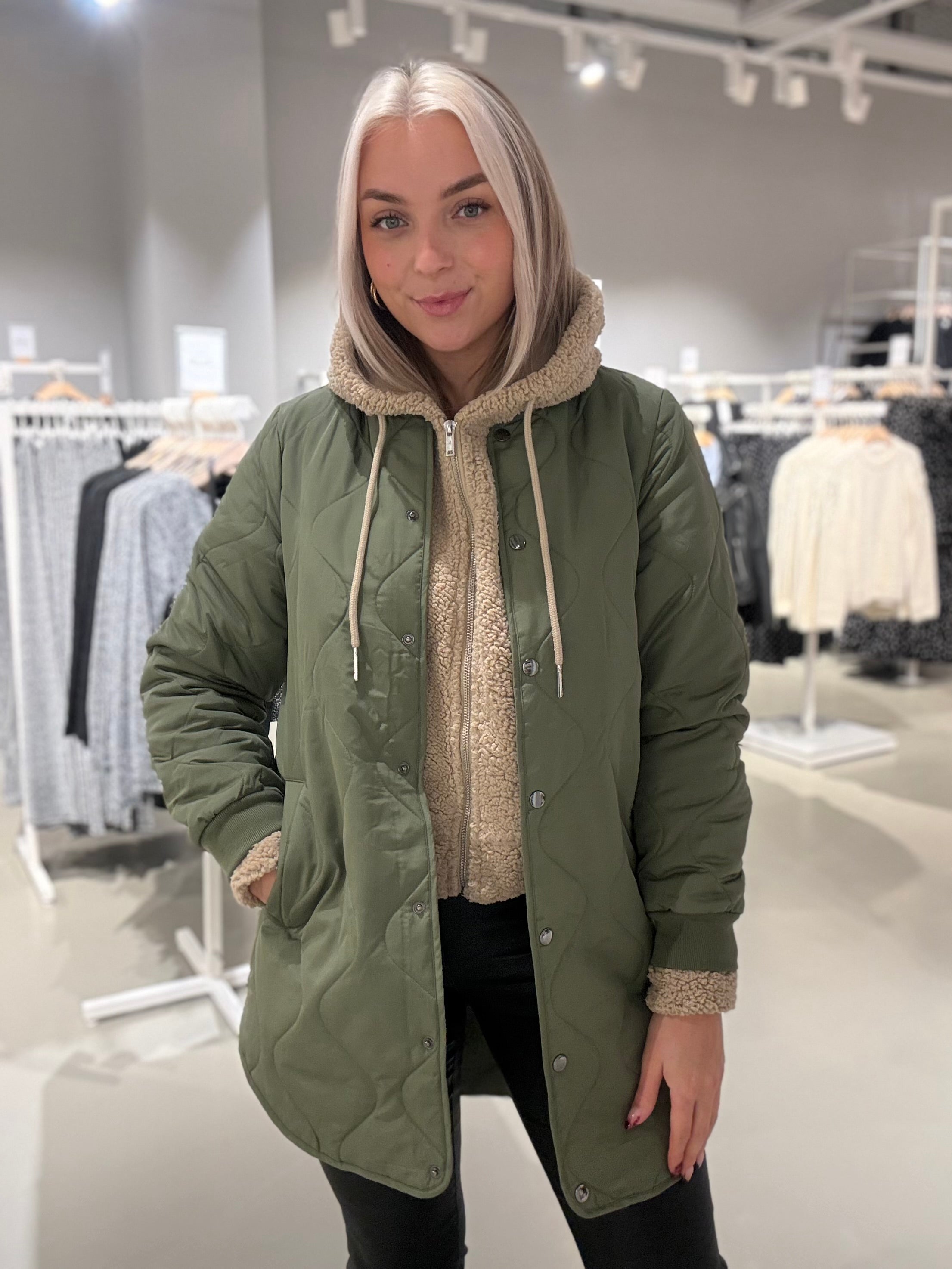 VITATE Coat - Olivine