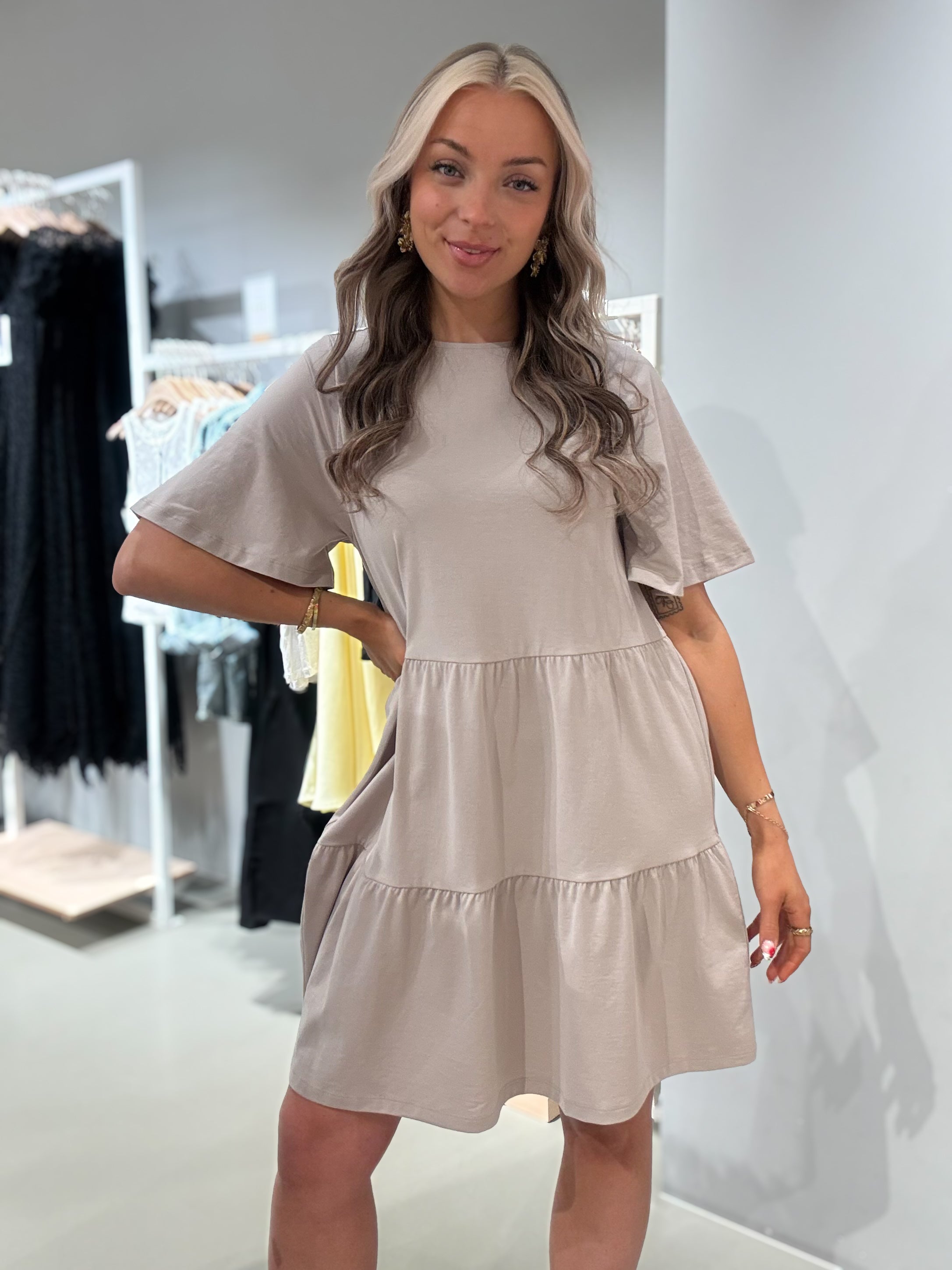 VISUMMERA Short Dress - Simply Taupe