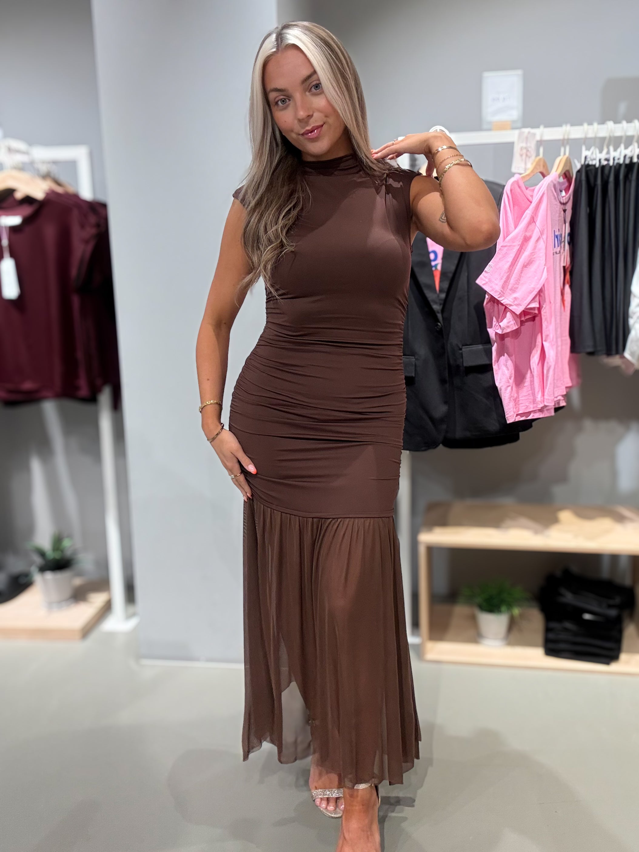 VIKENZA Long Dress - Shaved Chocolate