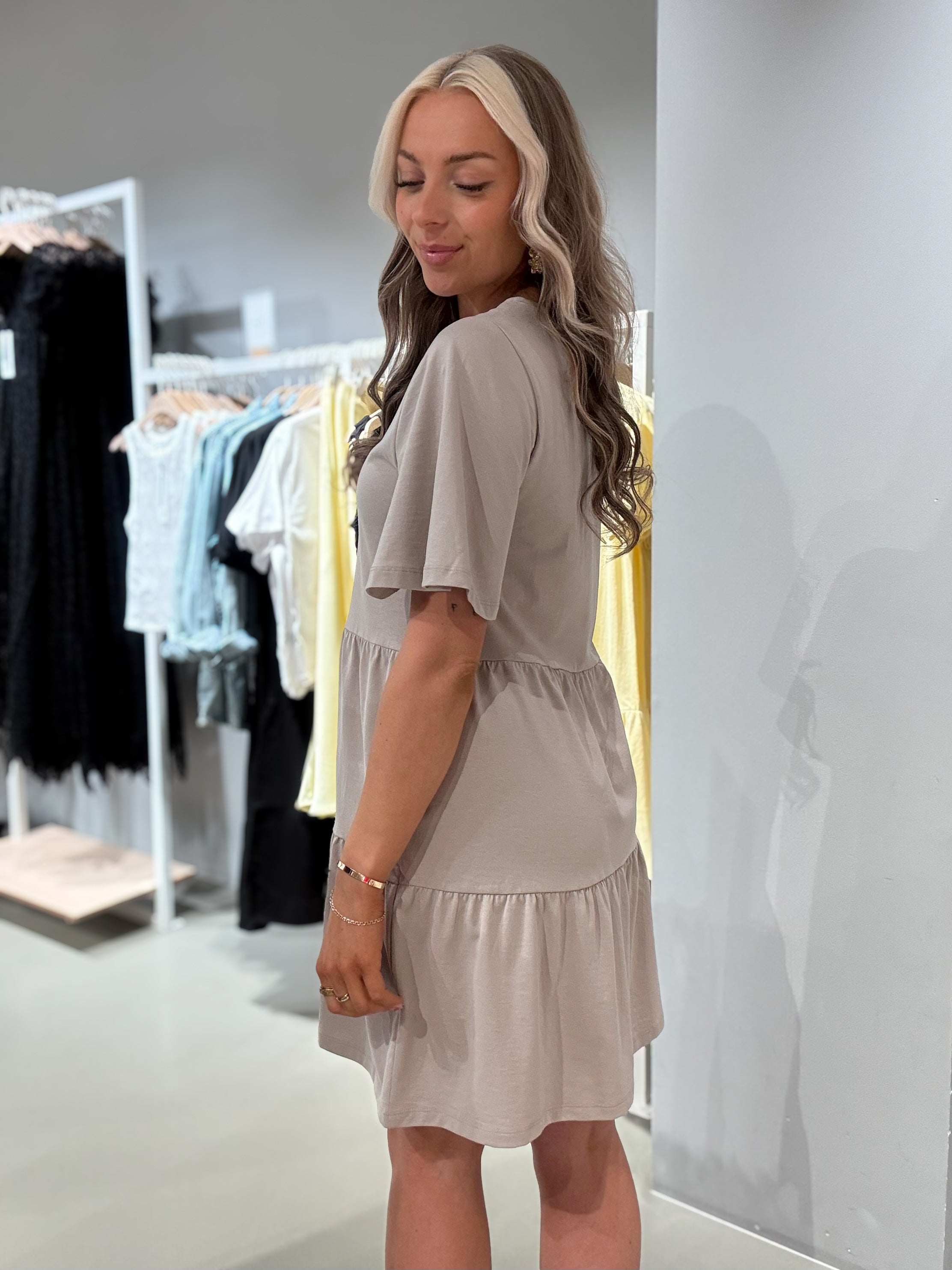 VISUMMERA Short Dress - Simply Taupe