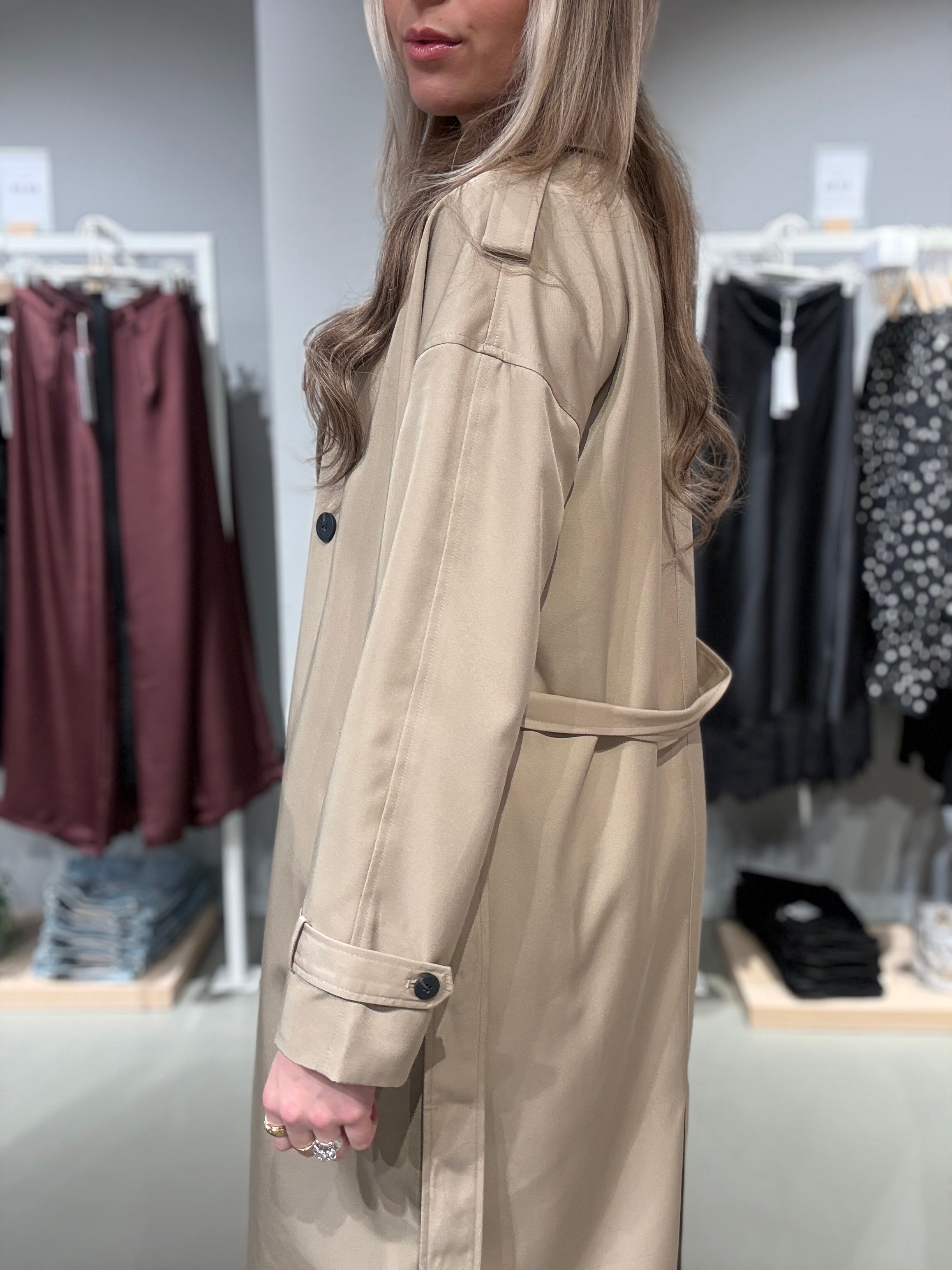 VIADDISON Coat - Savannah Tan