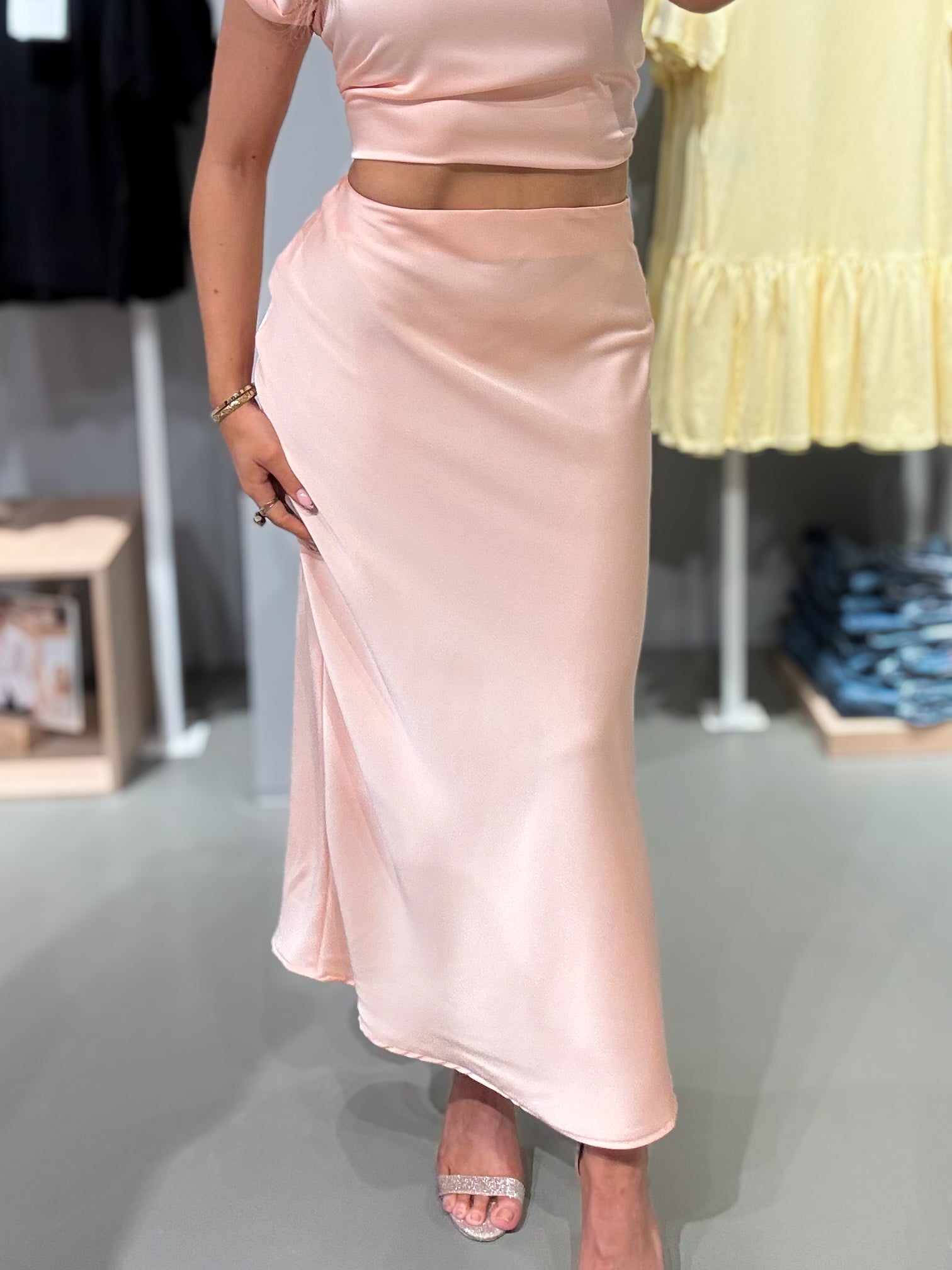 VIELLETTE Midi Skirt - Peach Parfait