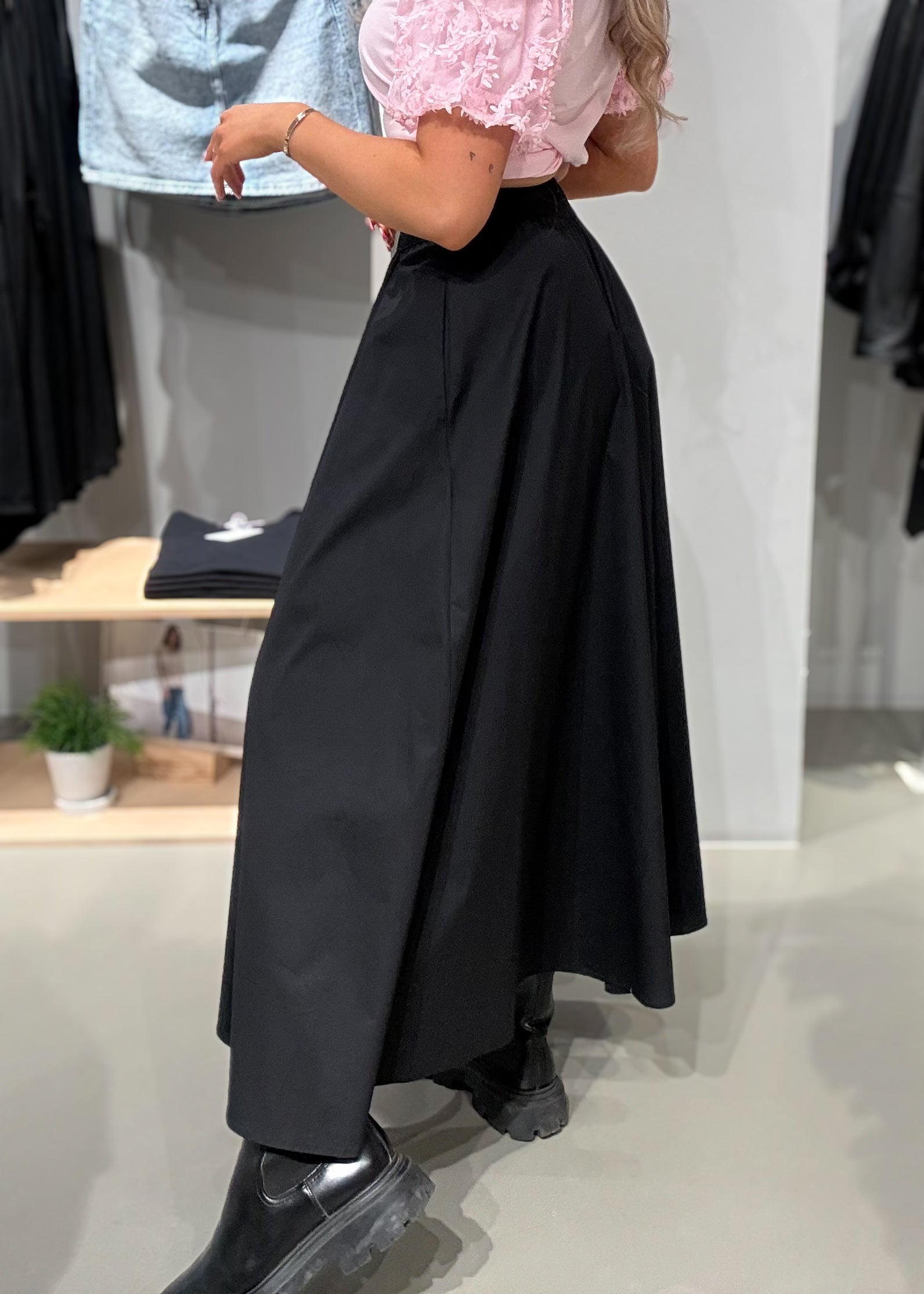 VIVALENCIA Long Skirt - Black Beauty