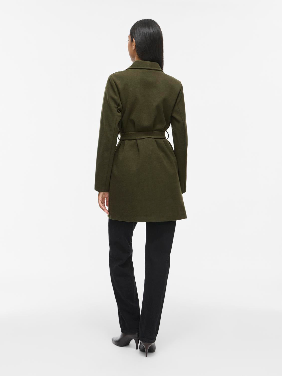 model_shot-back