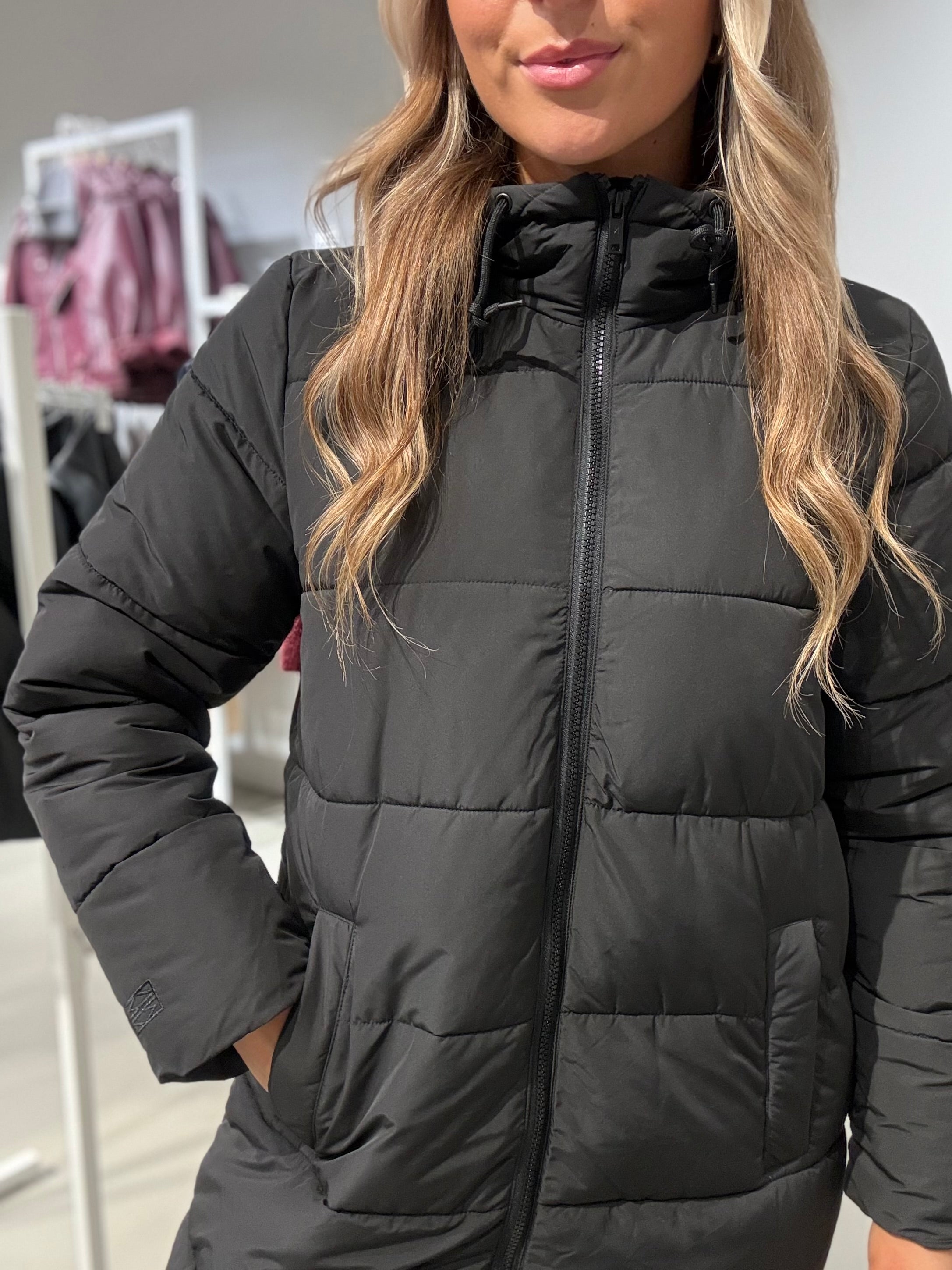NMROSY Coat - Black