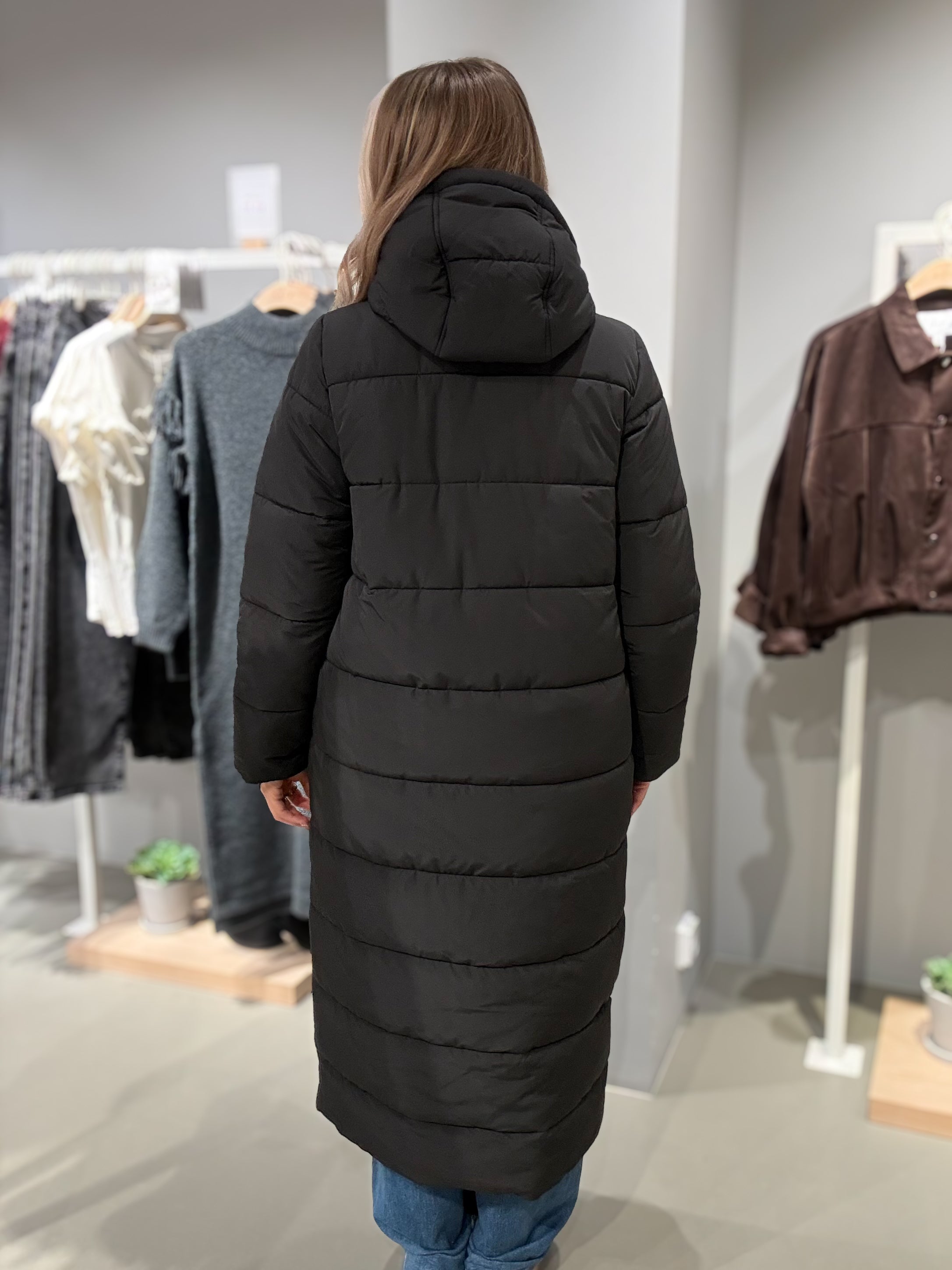 NMROSY Coat - Black
