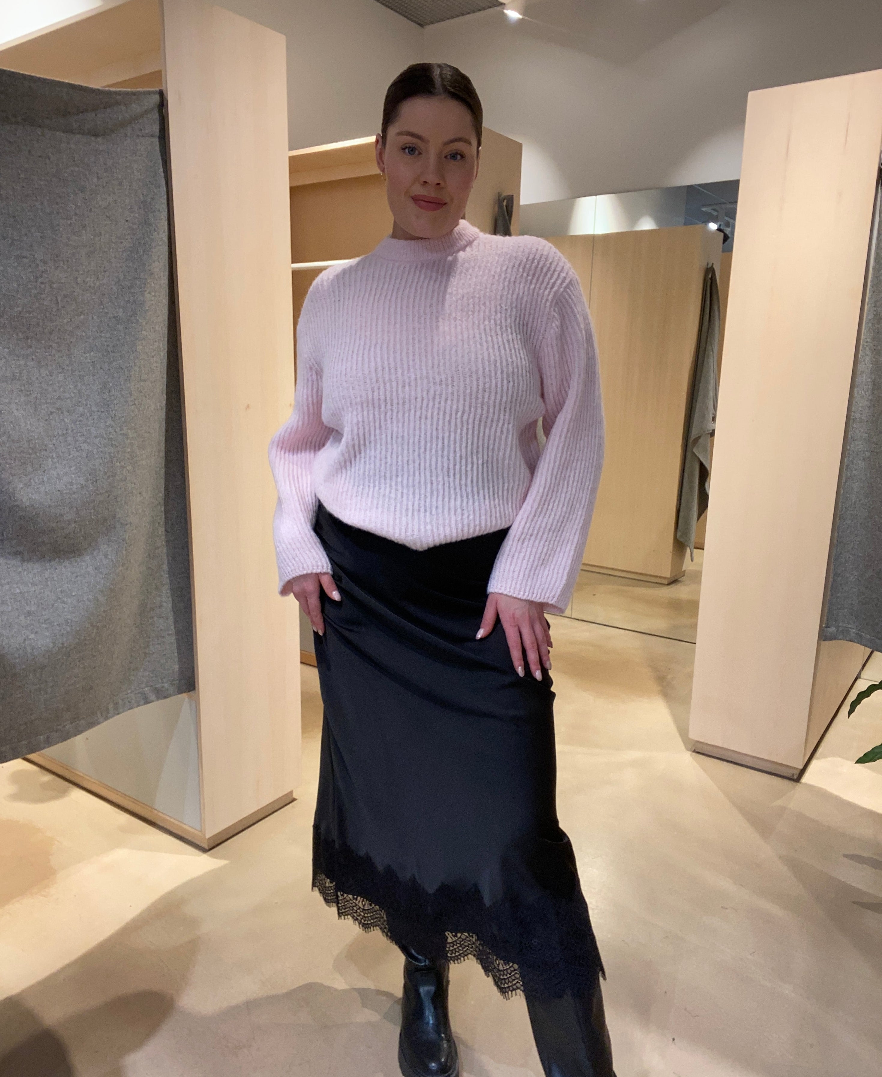 VIELLETTE Midi Skirt - Black Beauty