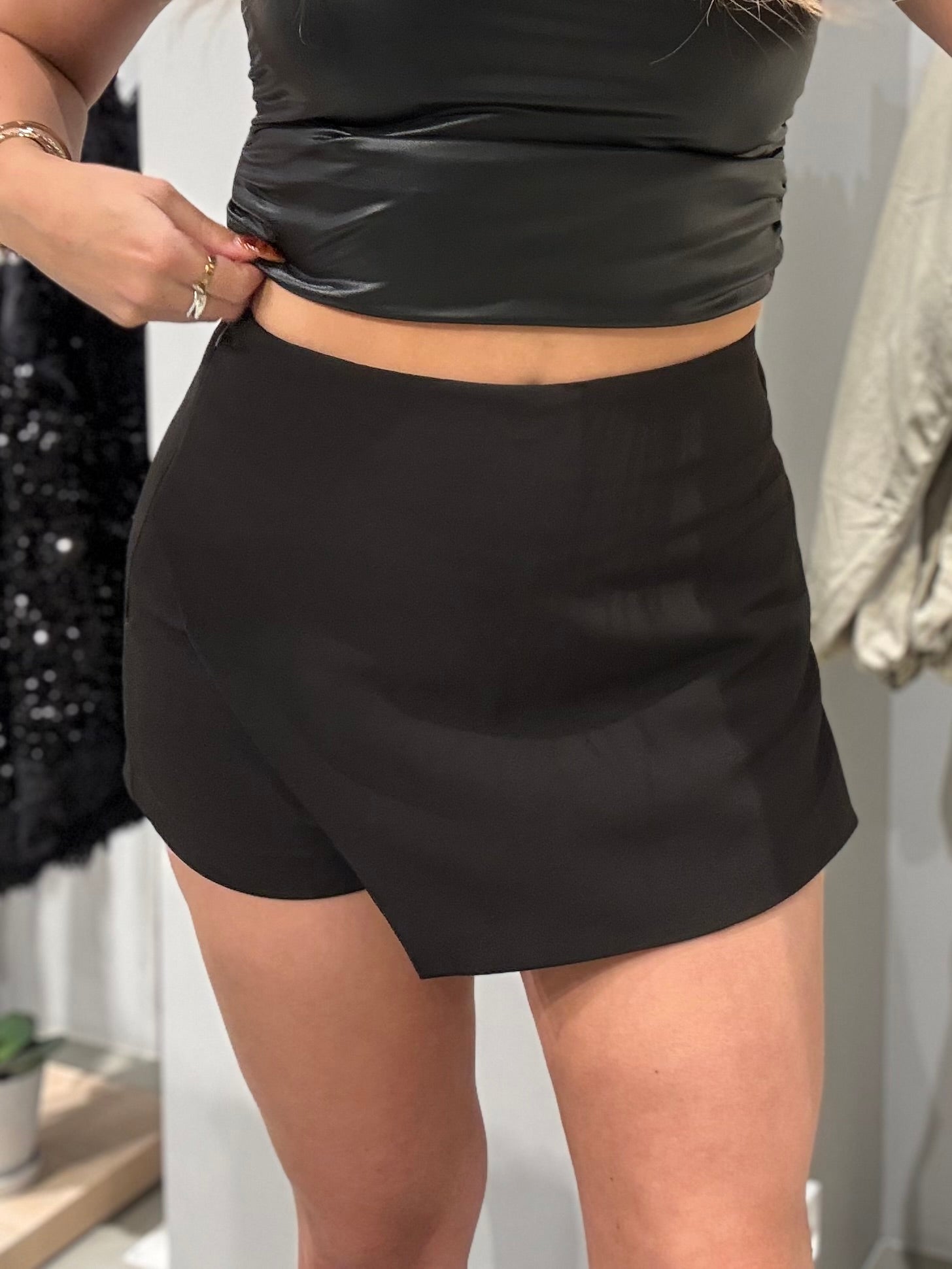 NMMAILE Shorts - Black