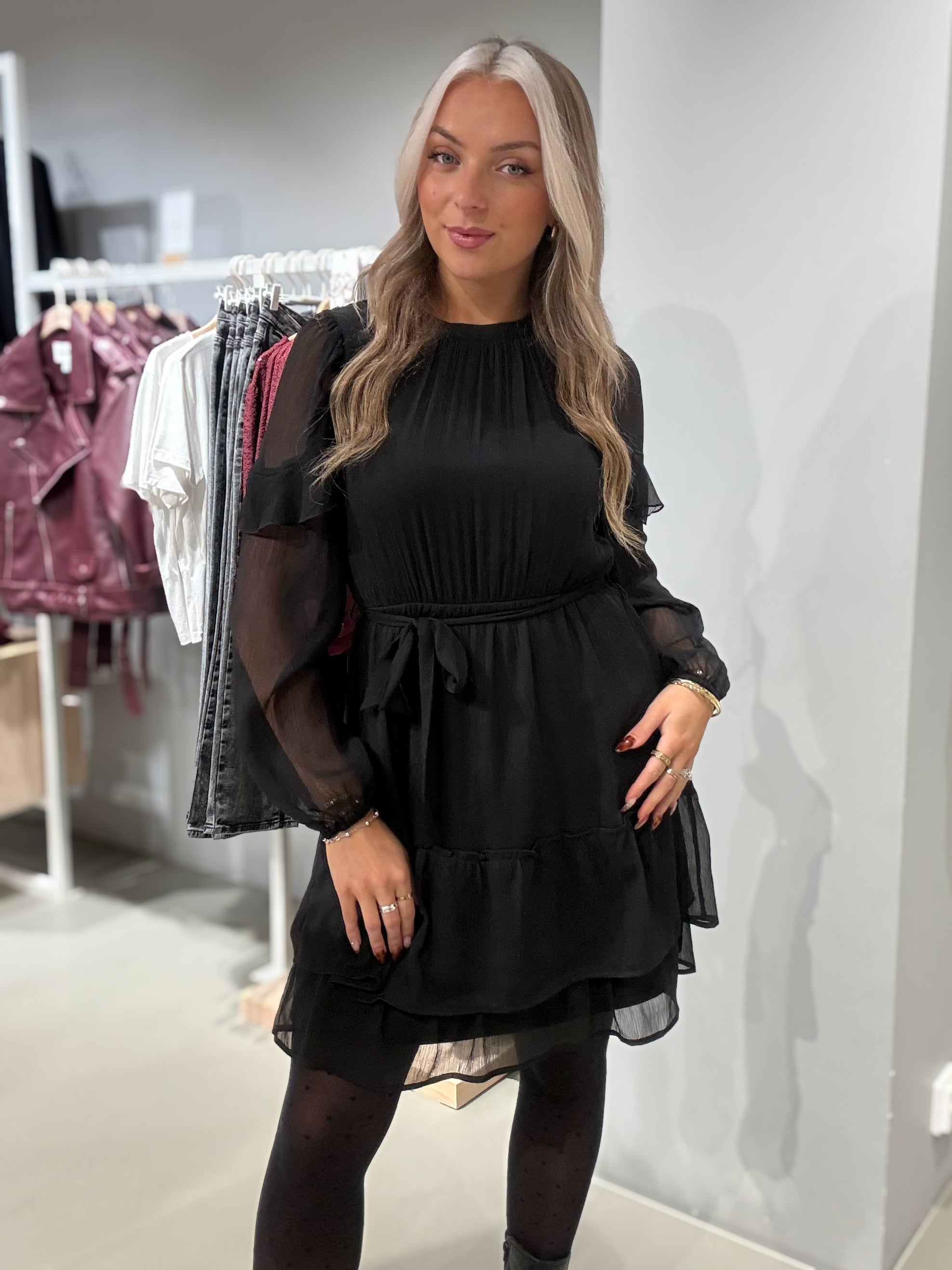 VIELLY Short Dress - Black Beauty