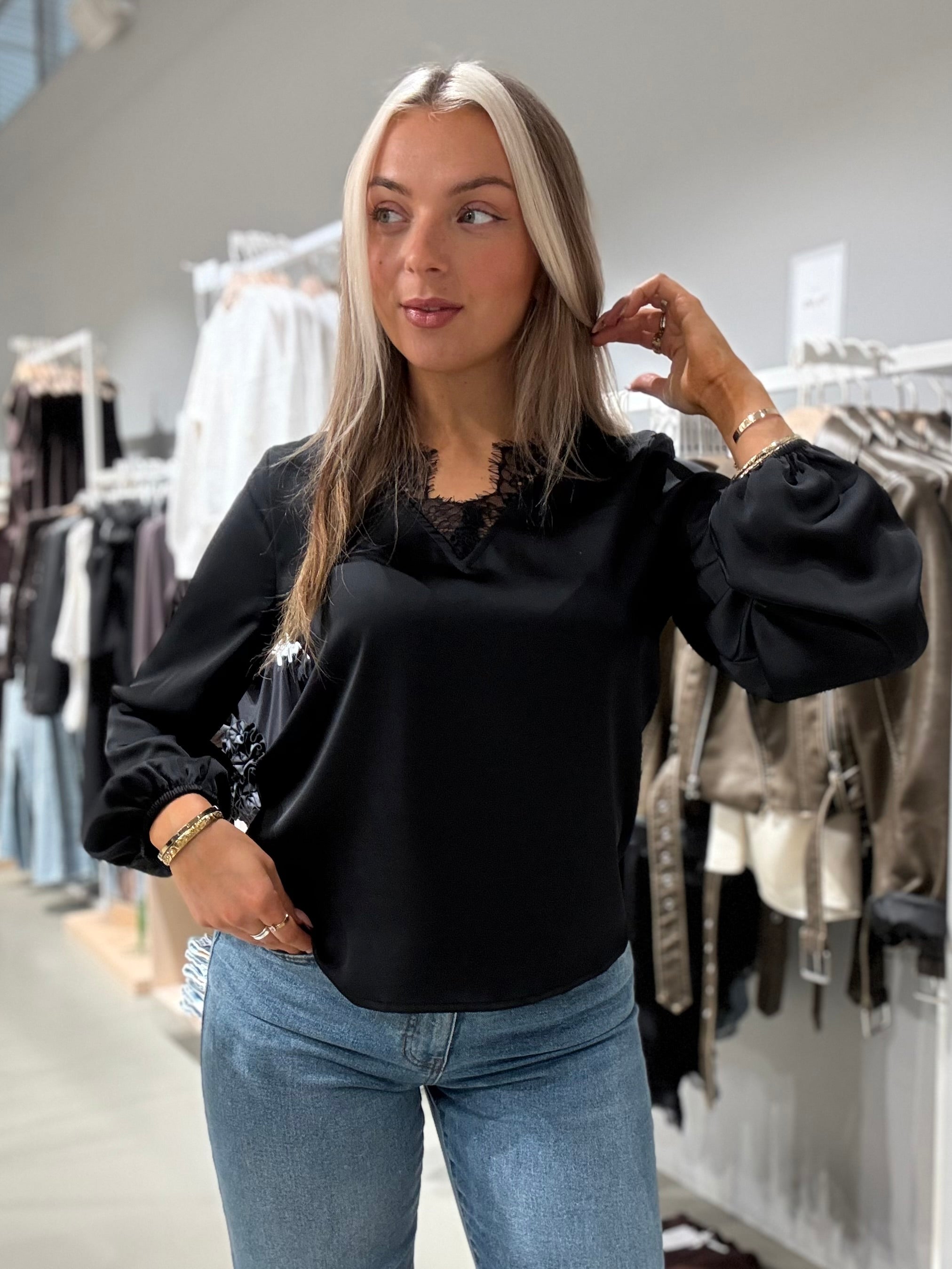 VIENNA Top - Black Beauty
