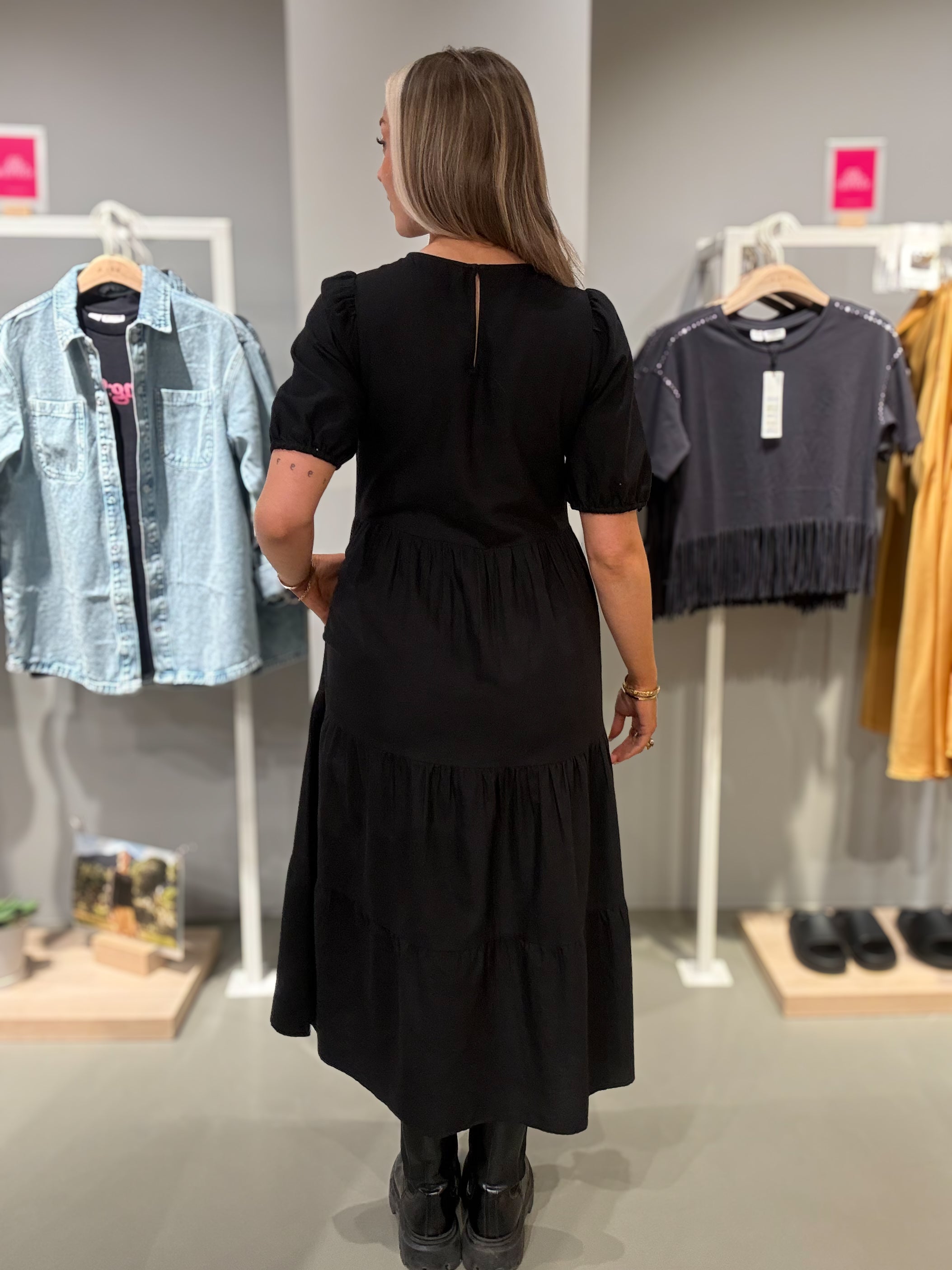 VIPRISILLA Midi Dress - Black Beauty