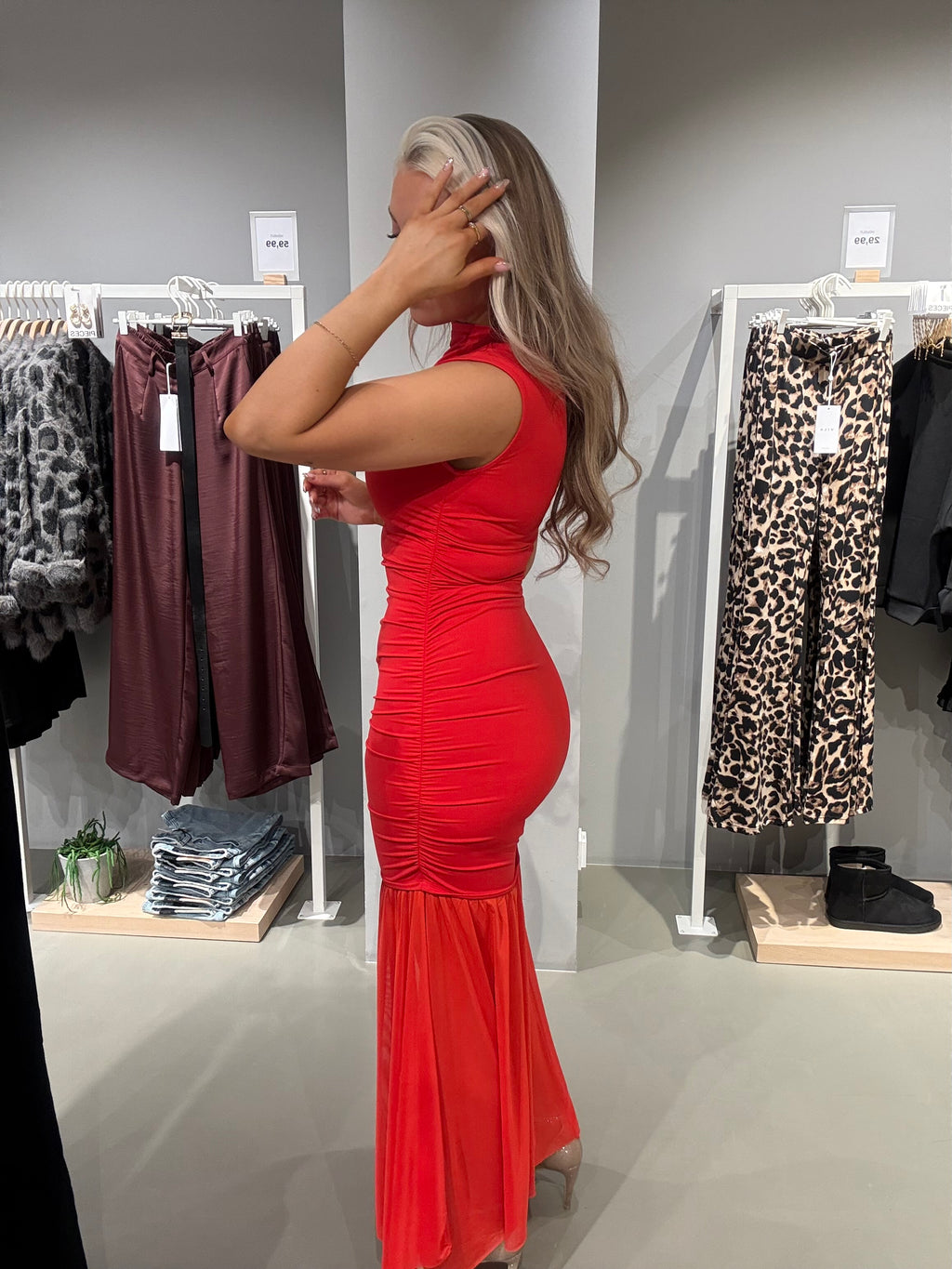 VIKENZA Long Dress - Racing Red