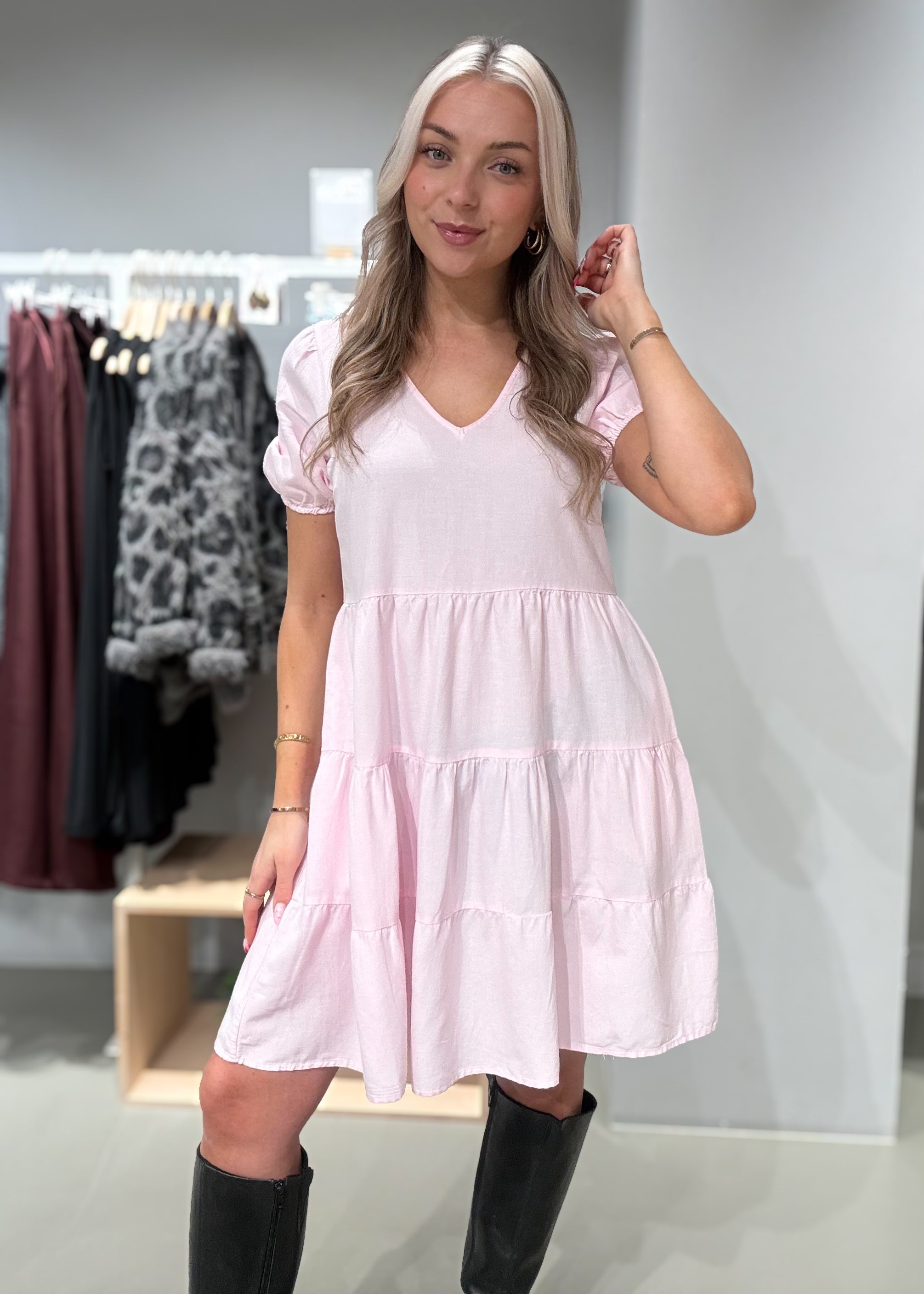 VIPRISILLA Short Dress - Cherry Blossom