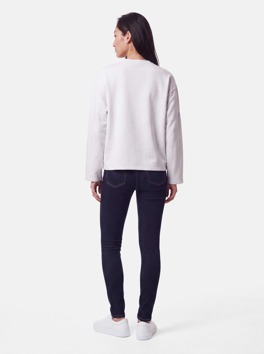 model_shot-back