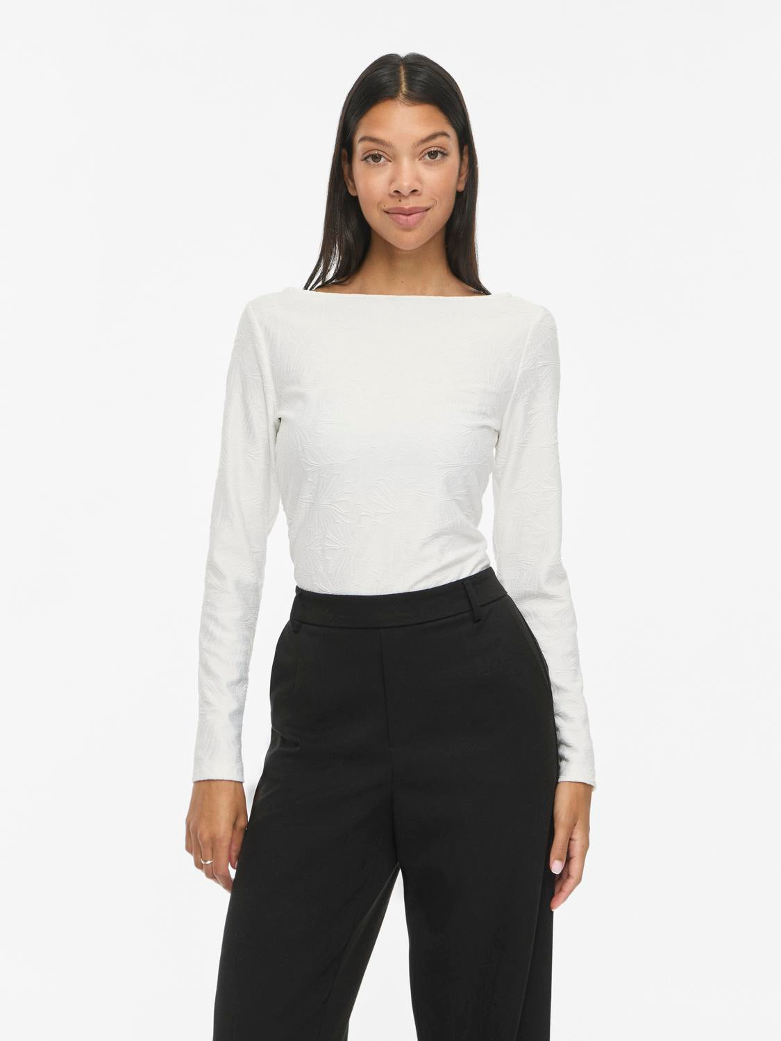 model_shot-front