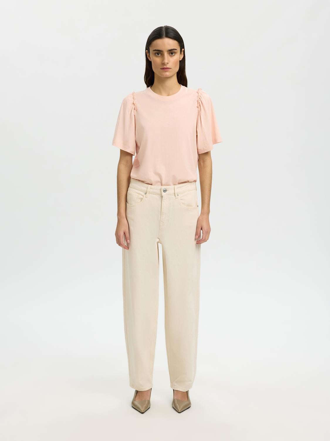 model_shot-front_full